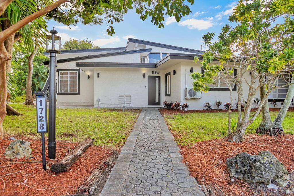 Stunning 2 Story Villa With Pool Fort Lauderdale Exterior foto